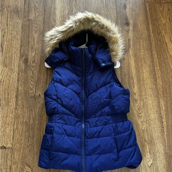 Banana Republic Navy Puffer Vest with Faux Fur Trim - Picture 2 of 4